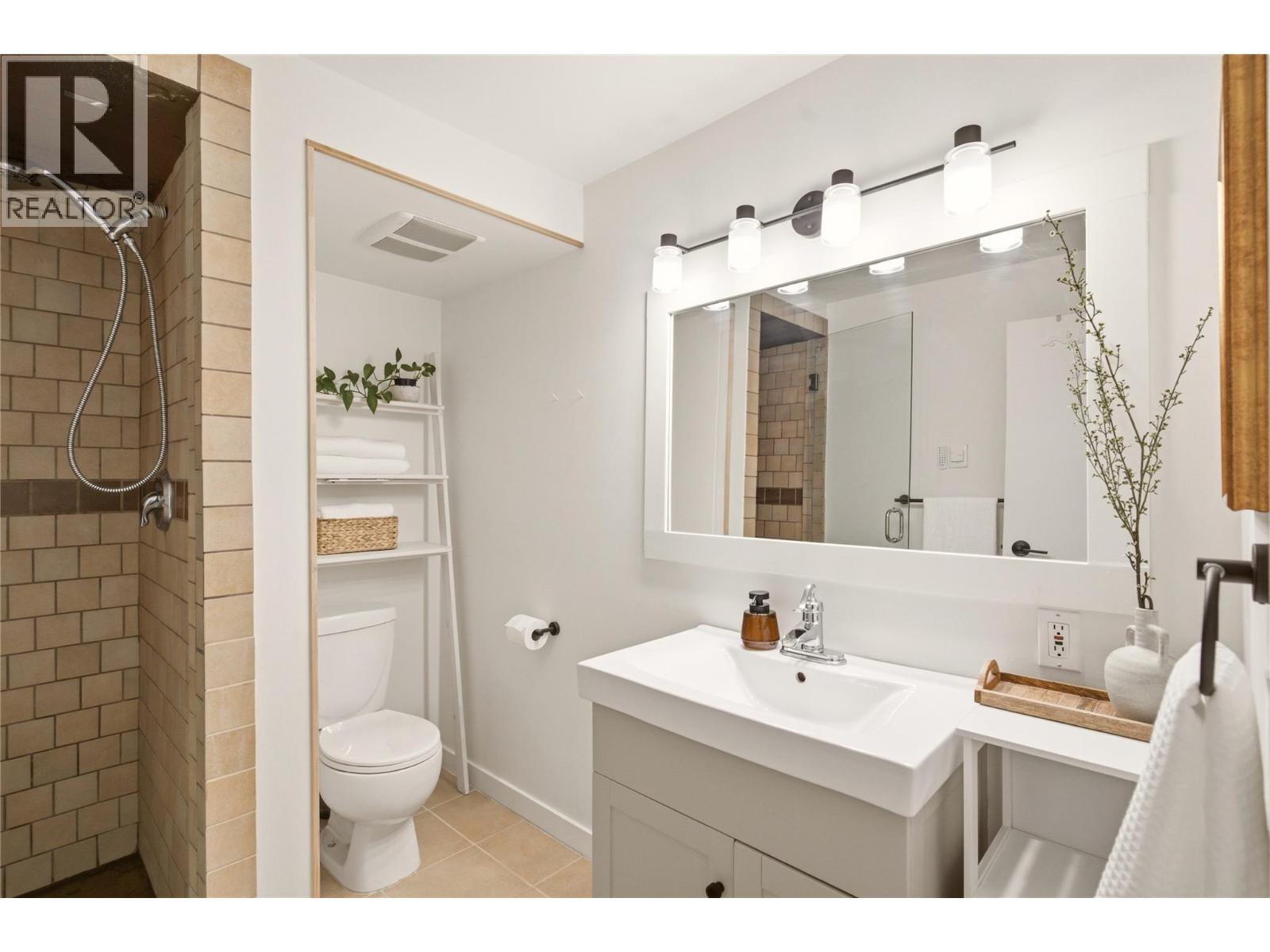 2668 Longhill Road, Kelowna, British Columbia  V1V 2G5 - Photo 31 - 10390760