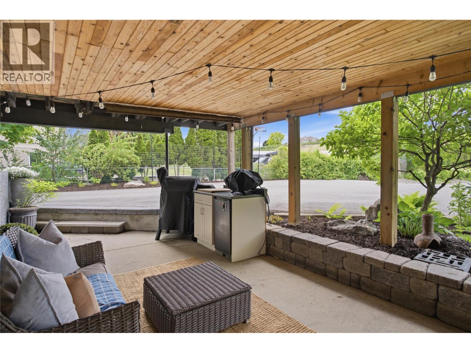 2668 Longhill Road, Kelowna, British Columbia  V1V 2G5 - Photo 37 - 10390760