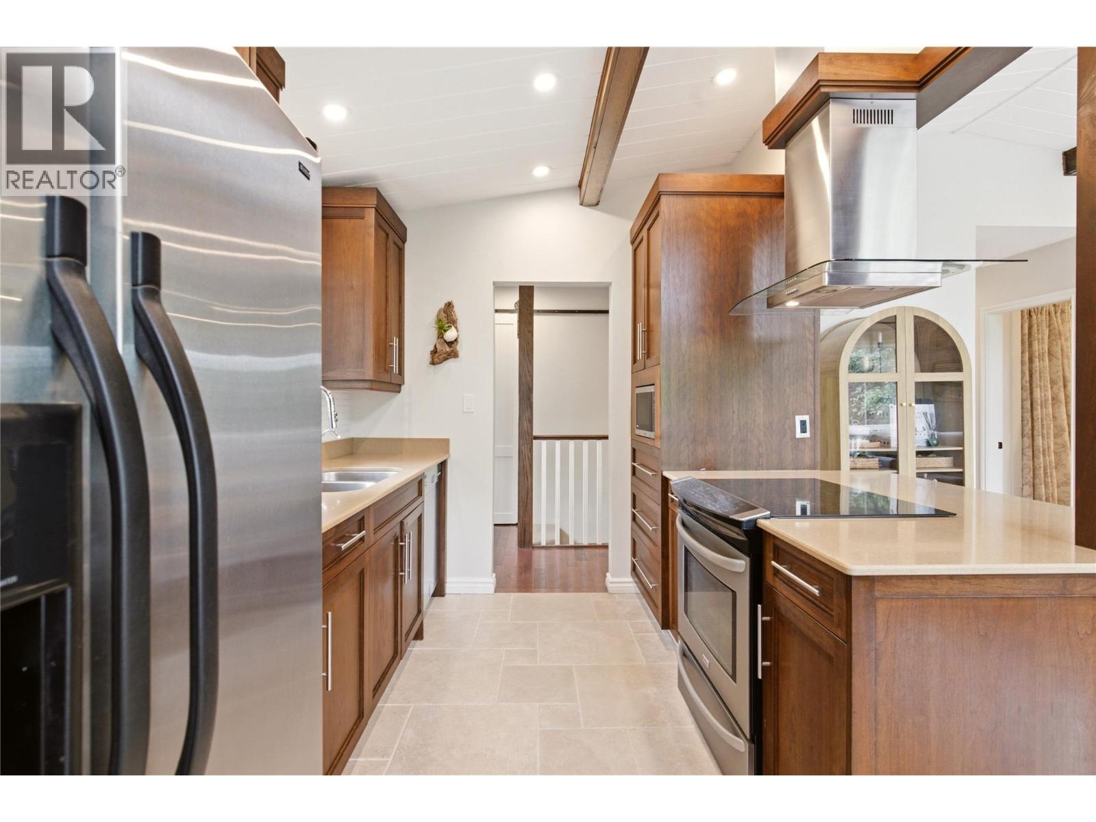 2668 Longhill Road, Kelowna, British Columbia  V1V 2G5 - Photo 7 - 10390760