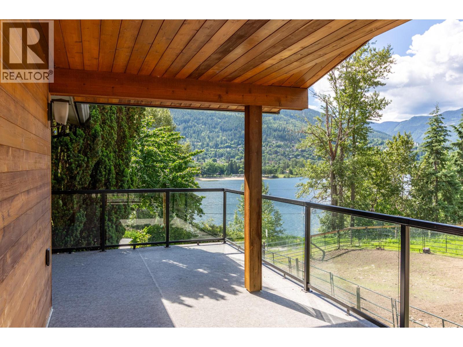 633 Jorgensen Road, Nelson, British Columbia  V1L 5P4 - Photo 2 - 10391867