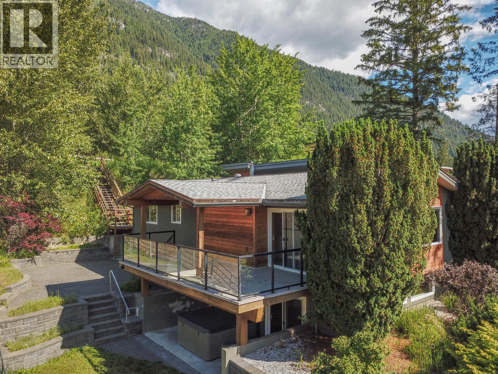 633 Jorgensen Road, Nelson, British Columbia  V1L 5P4 - Photo 5 - 10391867