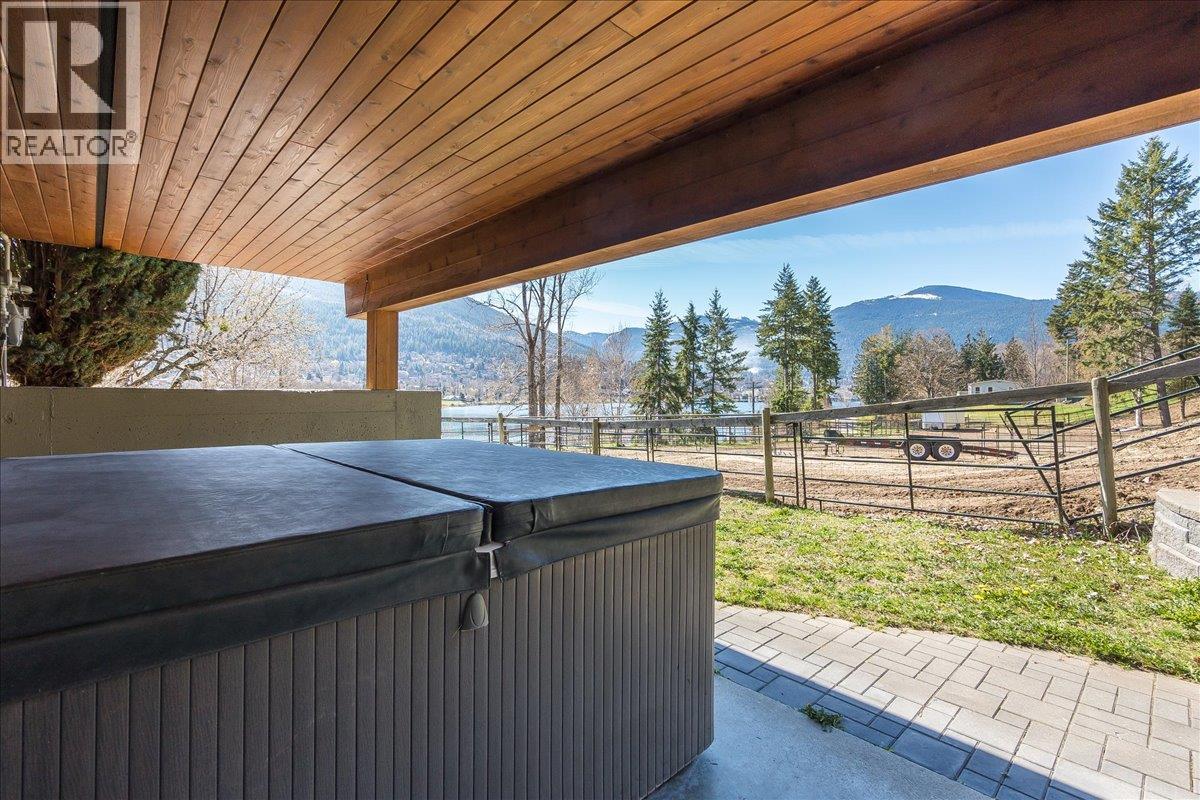 633 Jorgensen Road, Nelson, British Columbia  V1L 5P4 - Photo 50 - 10391867