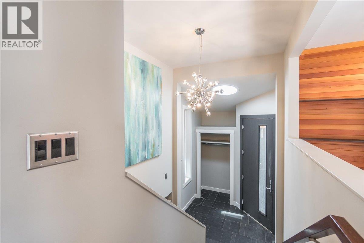 633 Jorgensen Road, Nelson, British Columbia  V1L 5P4 - Photo 6 - 10391867