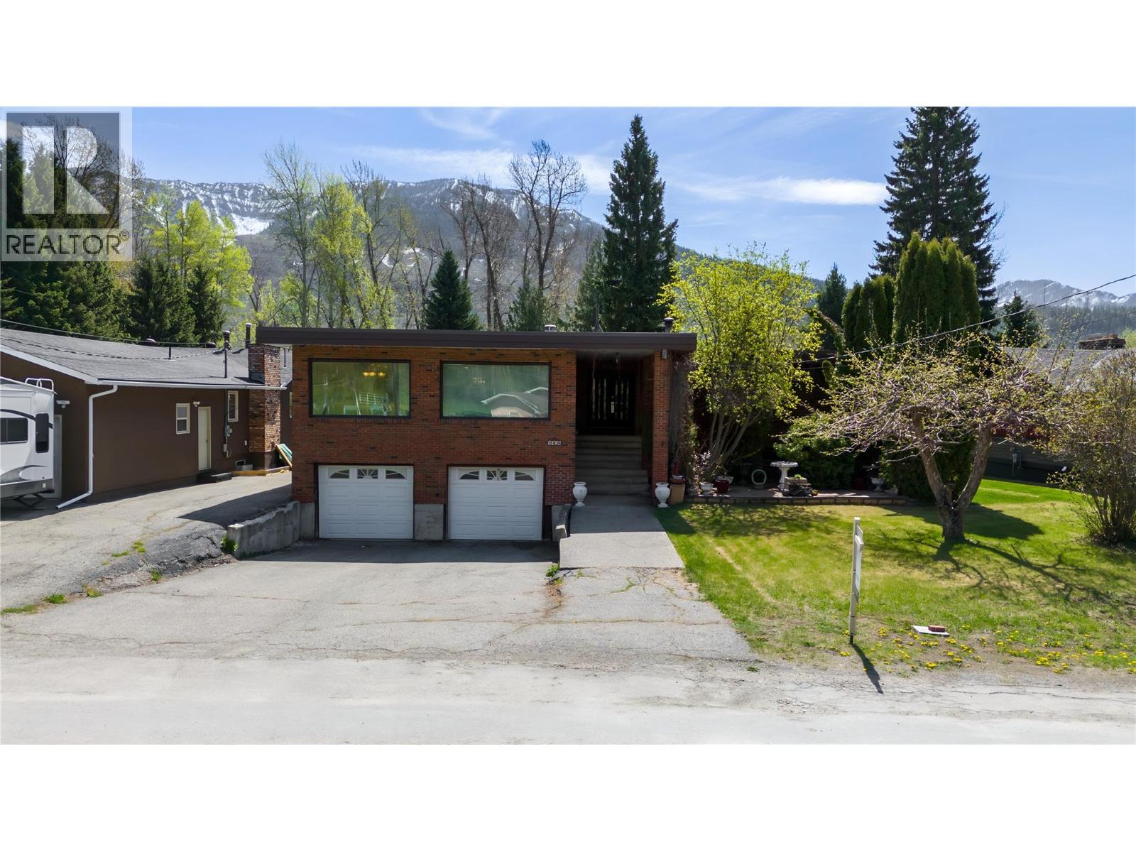 1698 McKenzie Road, fernie, British Columbia