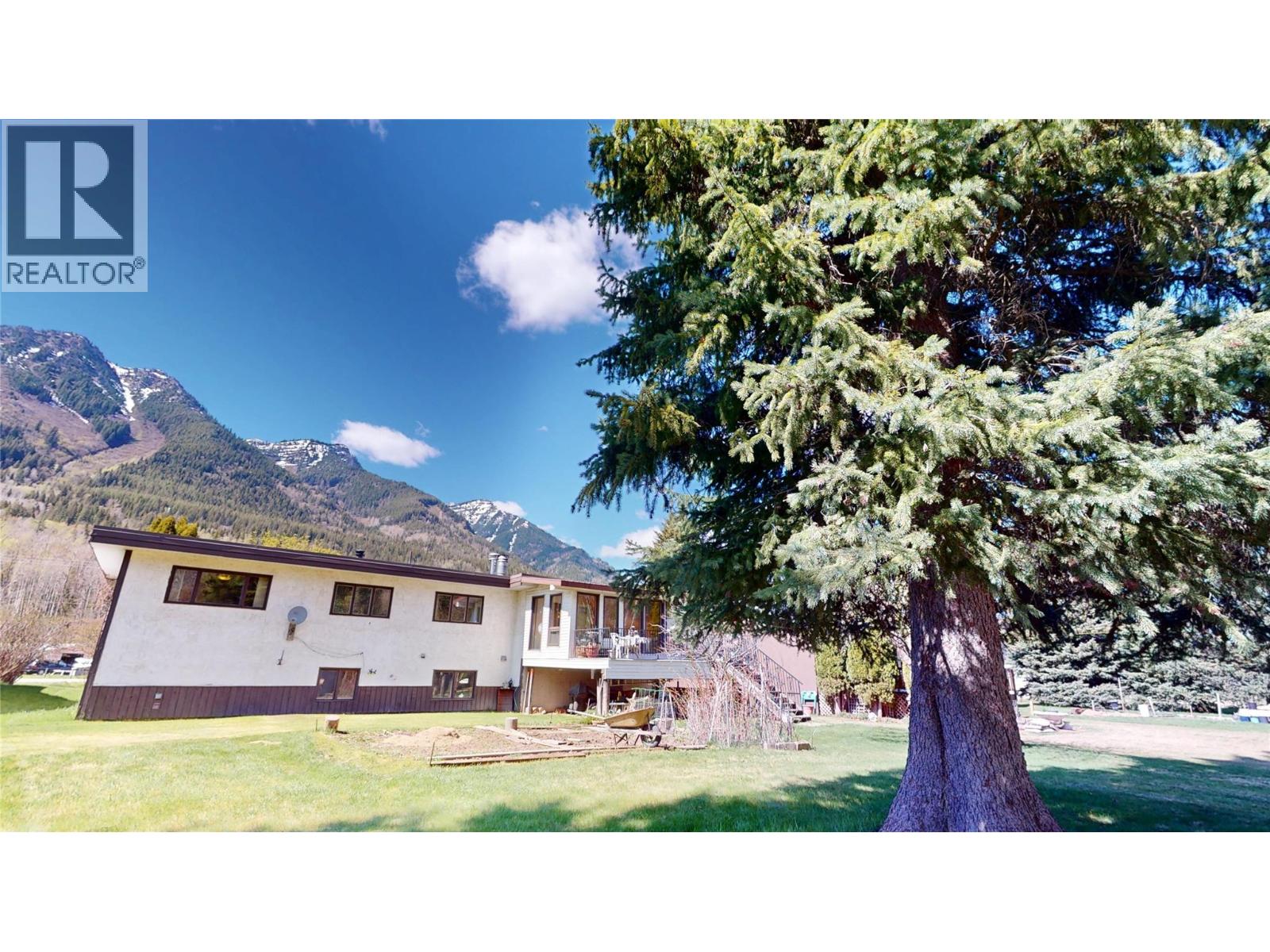 1698 Mckenzie Road, Fernie, British Columbia  V0B 1M5 - Photo 41 - 10391796