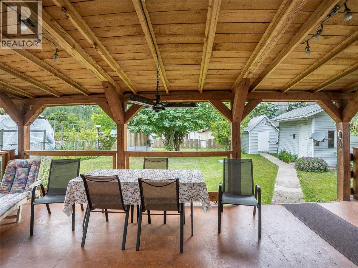 507 Arthur Street, Slocan, British Columbia  V0G 2C0 - Photo 11 - 10391363