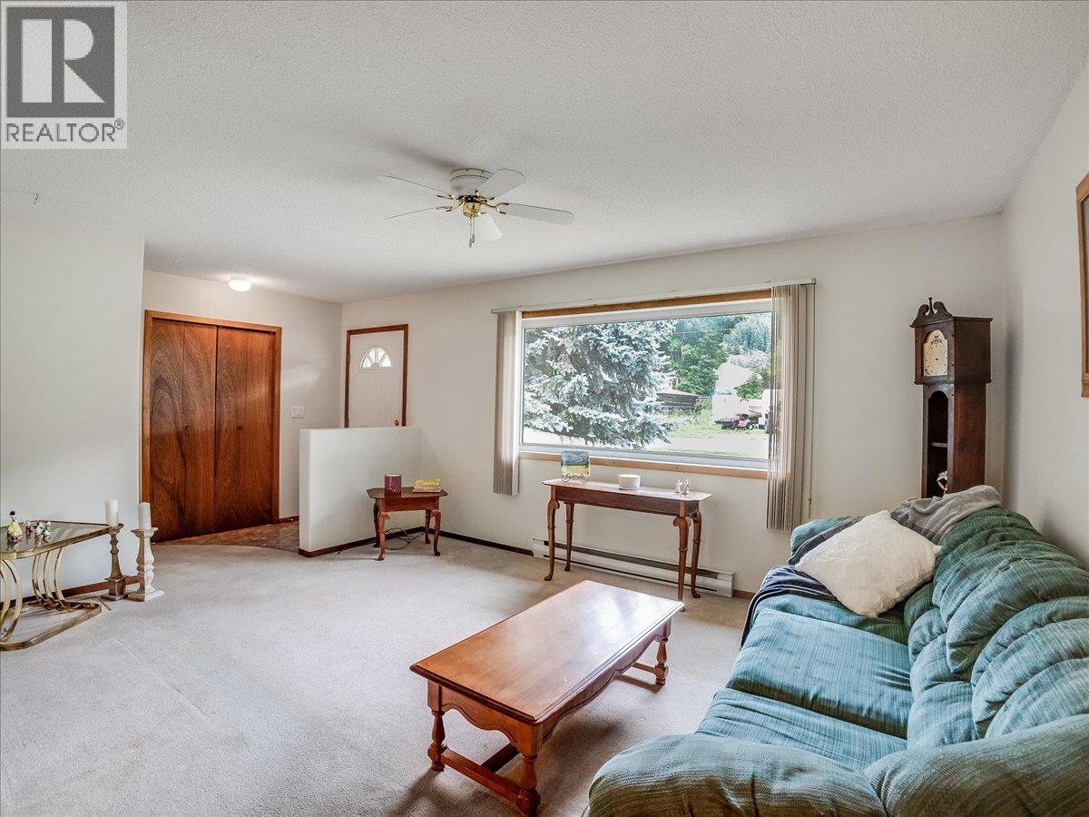 507 Arthur Street, Slocan, British Columbia  V0G 2C0 - Photo 12 - 10391363