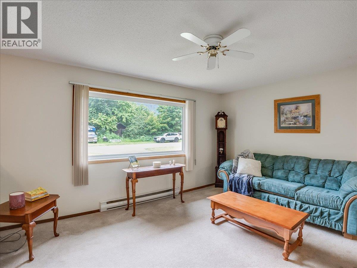 507 Arthur Street, Slocan, British Columbia  V0G 2C0 - Photo 15 - 10391363