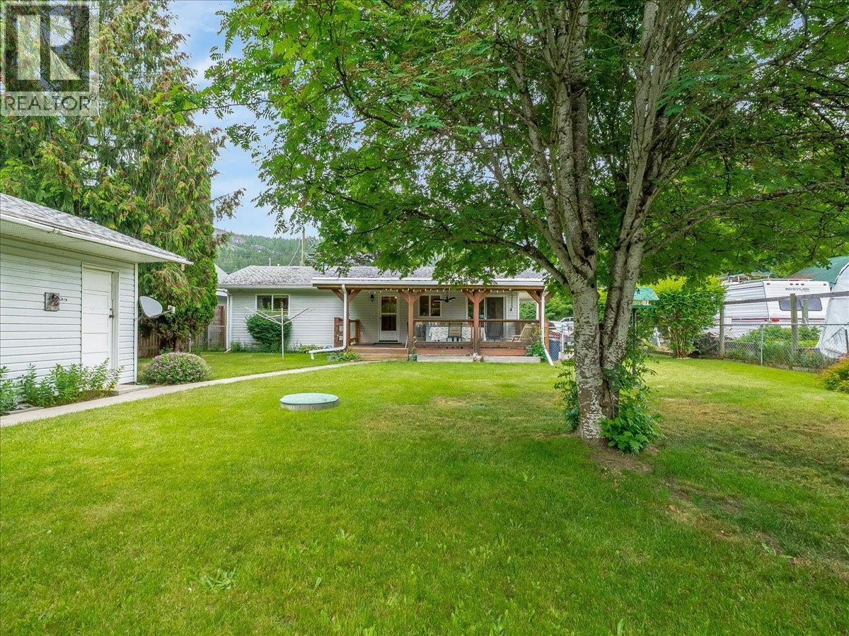 507 Arthur Street, Slocan, British Columbia  V0G 2C0 - Photo 39 - 10391363