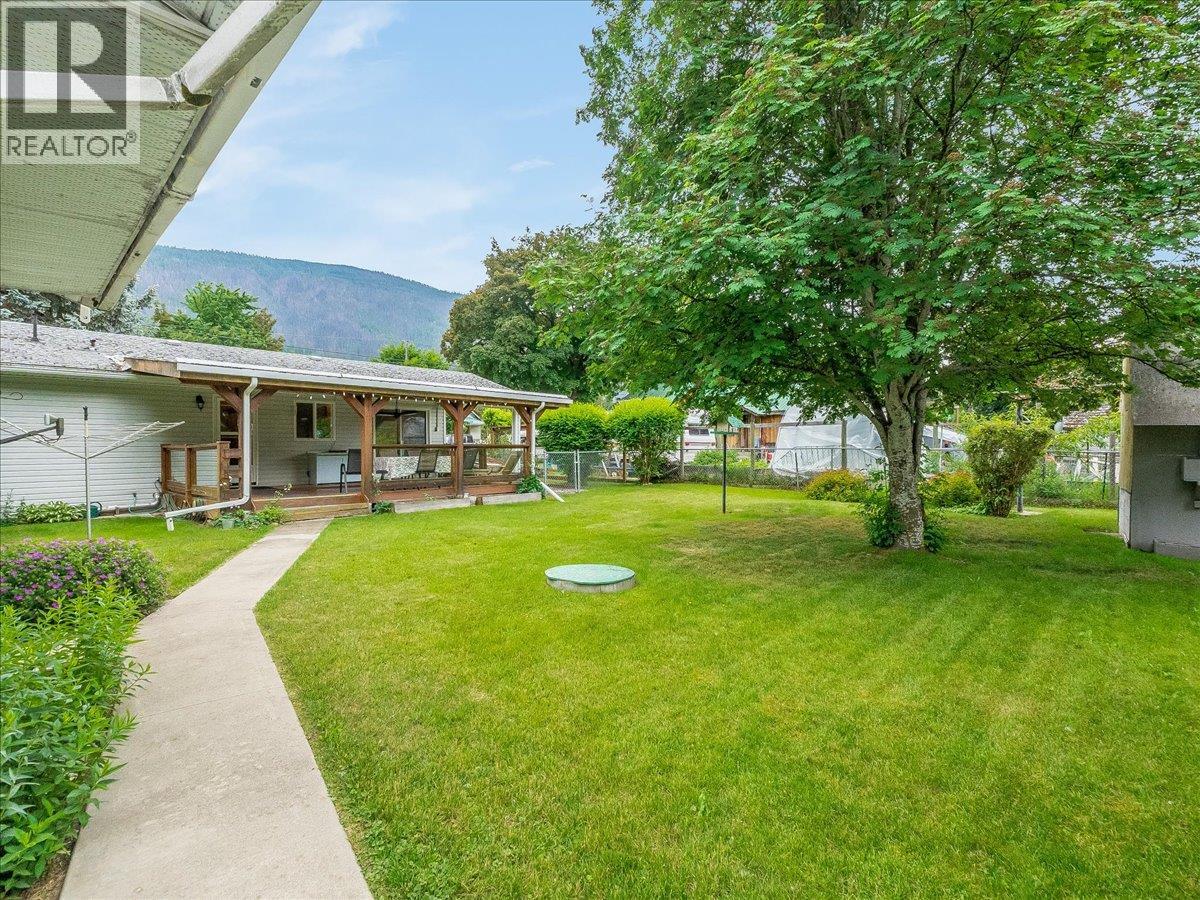 507 Arthur Street, Slocan, British Columbia  V0G 2C0 - Photo 40 - 10391363
