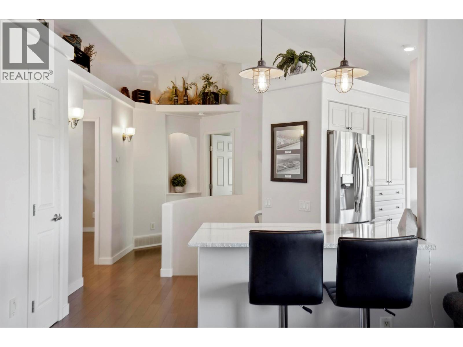 2089 Bowron Street, Kelowna, British Columbia  V1V 2P2 - Photo 4 - 10391835