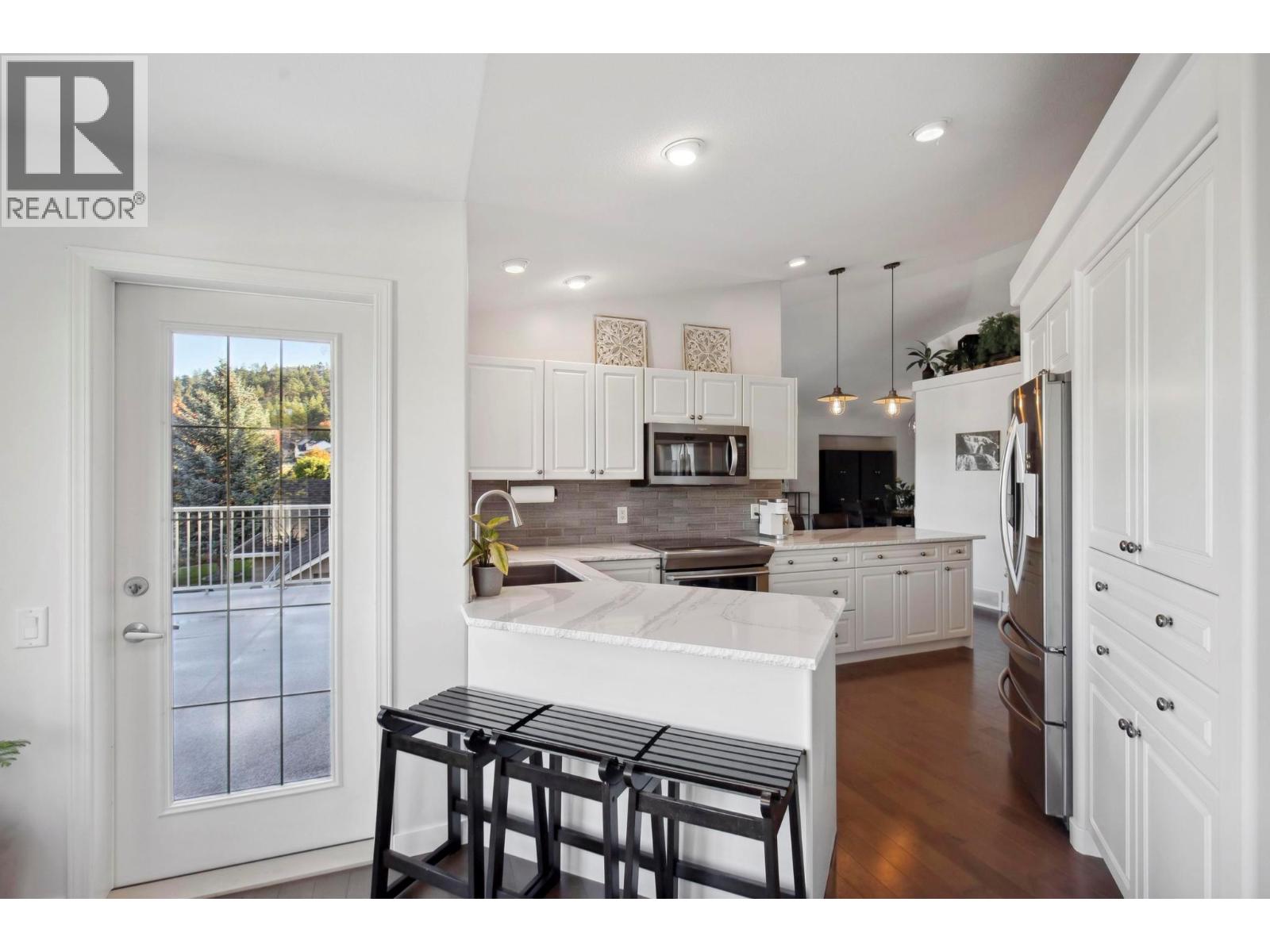 2089 Bowron Street, Kelowna, British Columbia  V1V 2P2 - Photo 8 - 10391835
