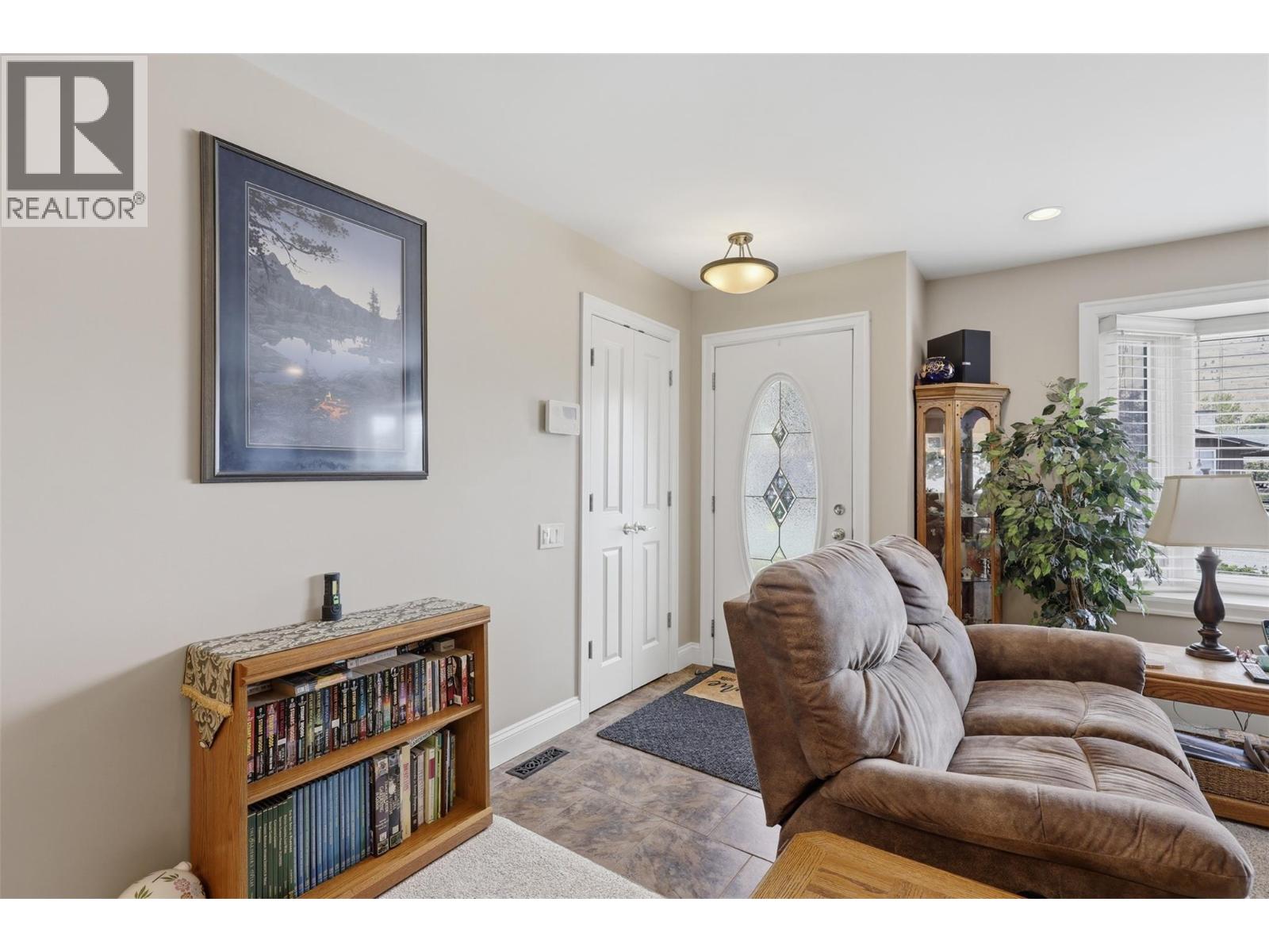 2524 Tupela Drive, Kamloops, British Columbia  V2B 6V6 - Photo 11 - 10391439
