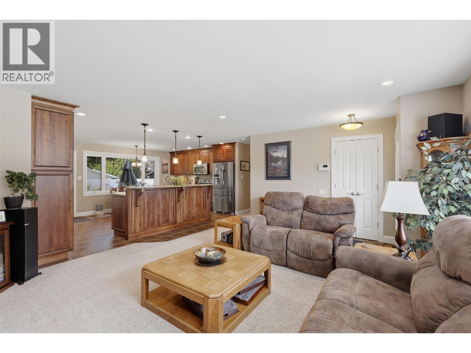 2524 Tupela Drive, Kamloops, British Columbia  V2B 6V6 - Photo 13 - 10391439