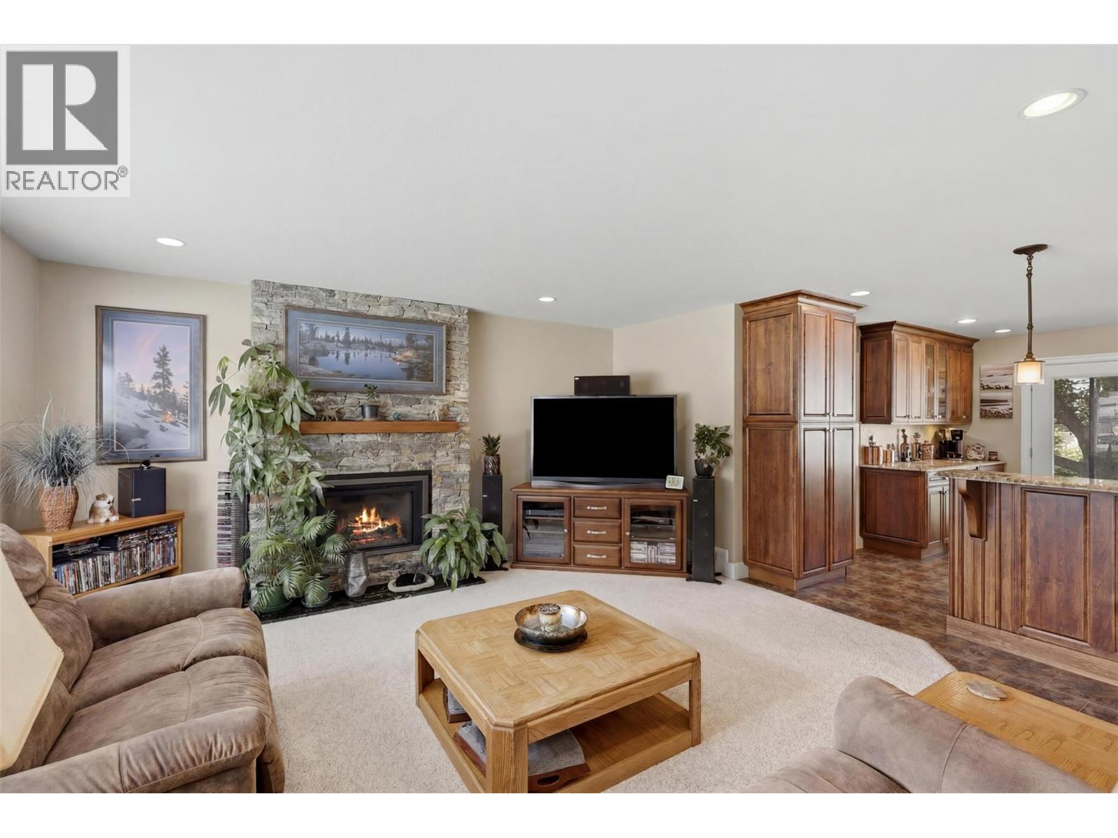 2524 Tupela Drive, Kamloops, British Columbia  V2B 6V6 - Photo 8 - 10391439