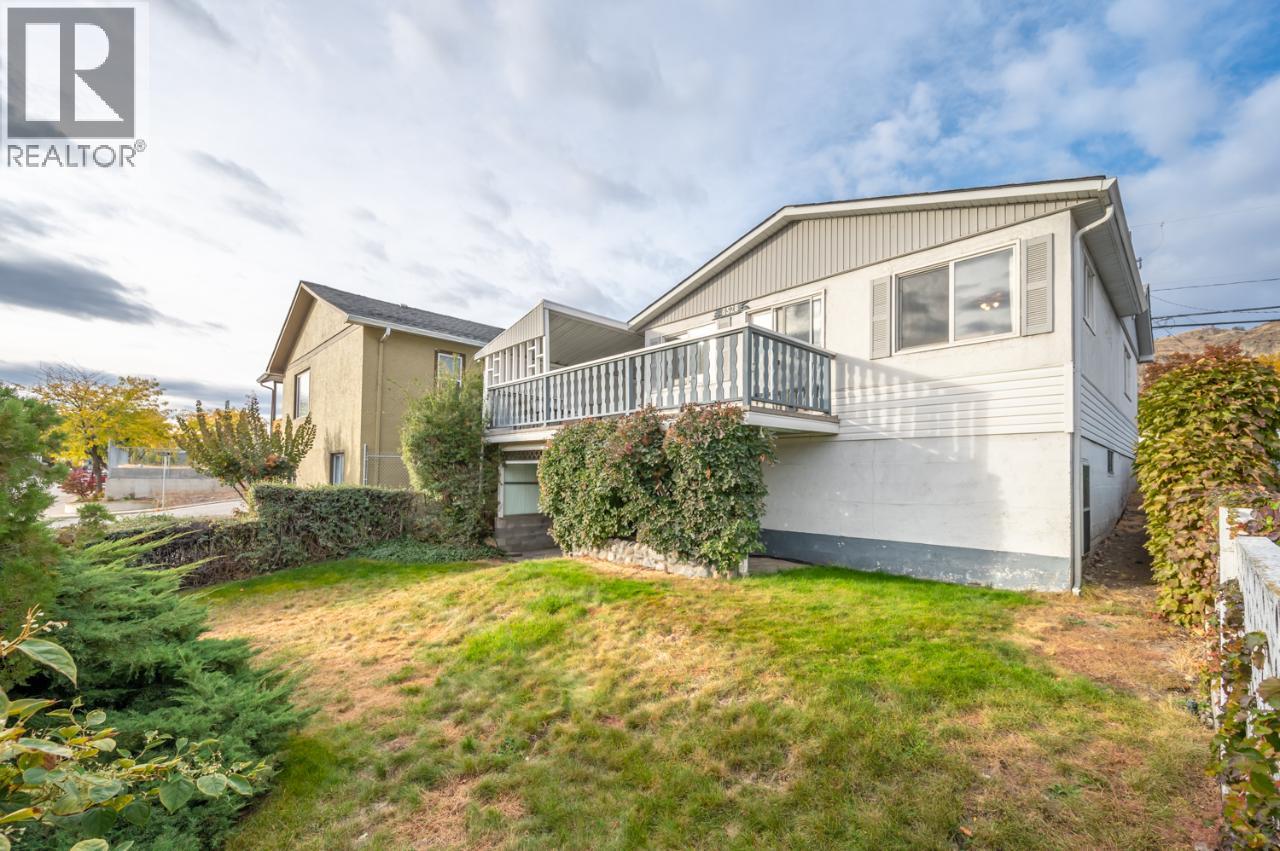 6528 Main Street, Oliver, British Columbia  V0H 1T0 - Photo 1 - 10391565