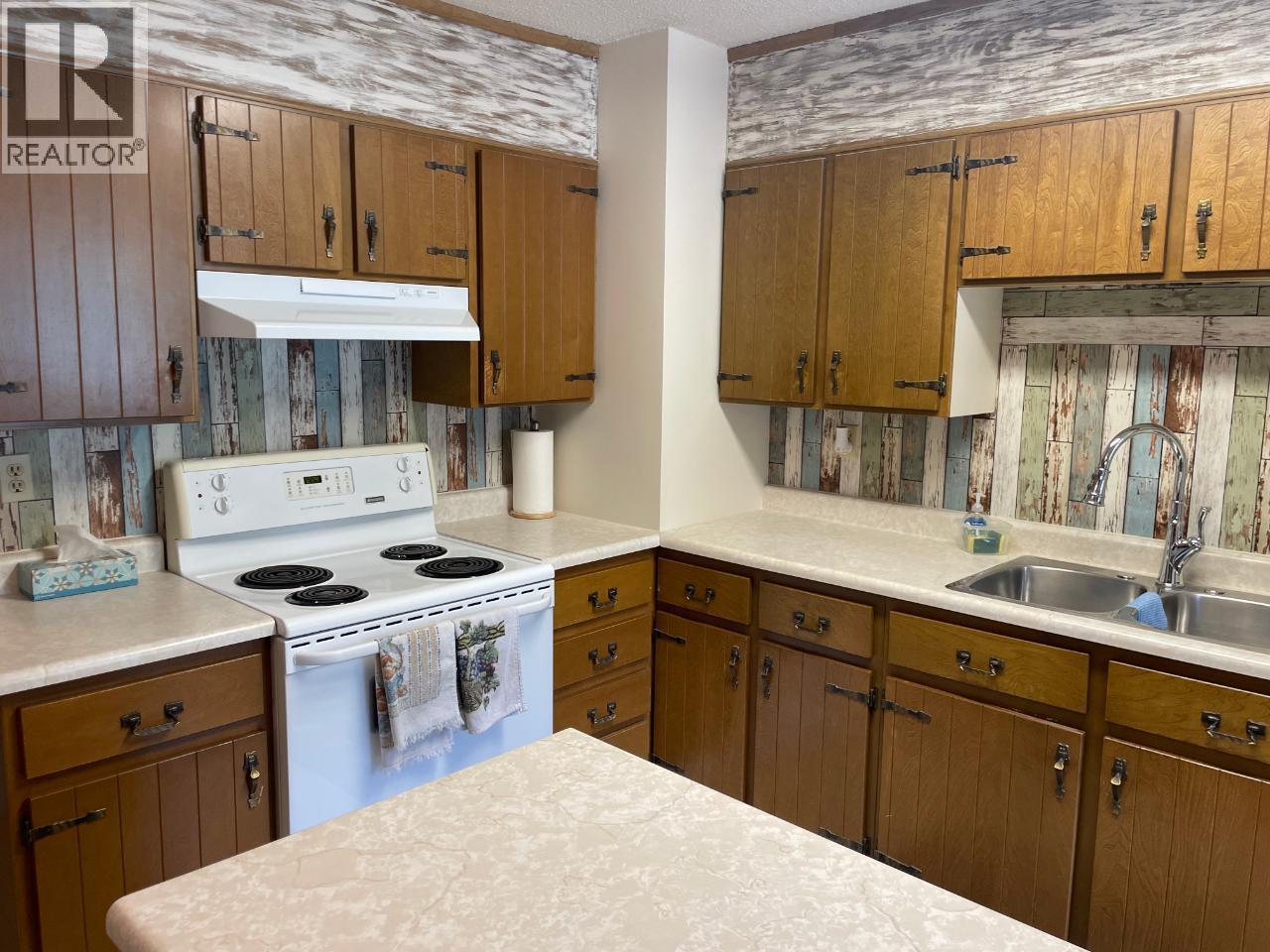 6528 Main Street, Oliver, British Columbia  V0H 1T0 - Photo 6 - 10391565