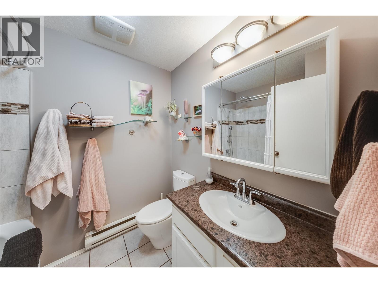 3404 Southridge Drive, Castlegar, British Columbia  V1N 4A7 - Photo 24 - 10391389