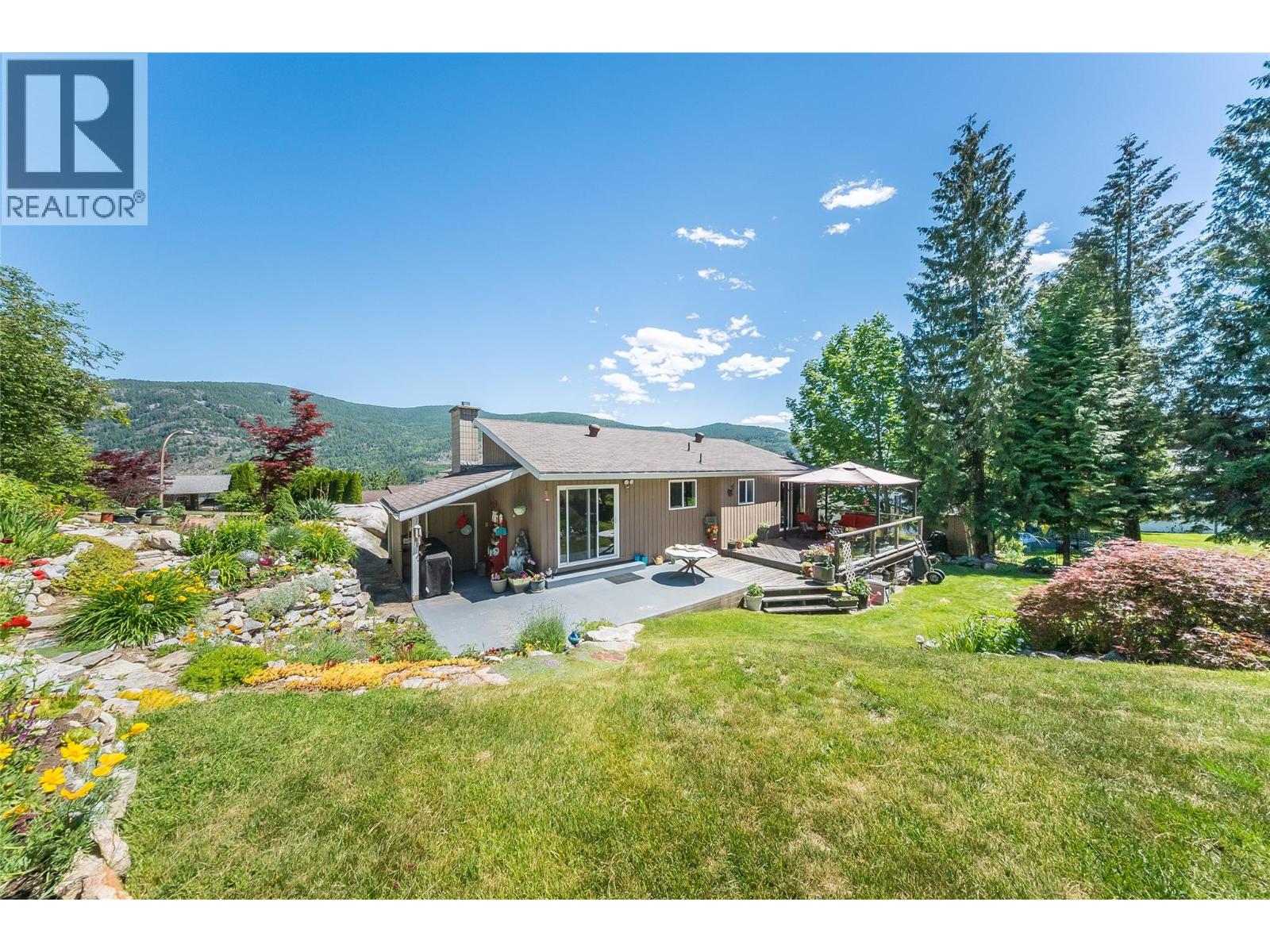 3404 Southridge Drive, Castlegar, British Columbia  V1N 4A7 - Photo 38 - 10391389