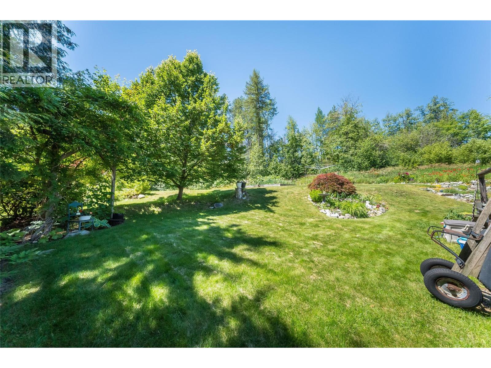 3404 Southridge Drive, Castlegar, British Columbia  V1N 4A7 - Photo 7 - 10391389