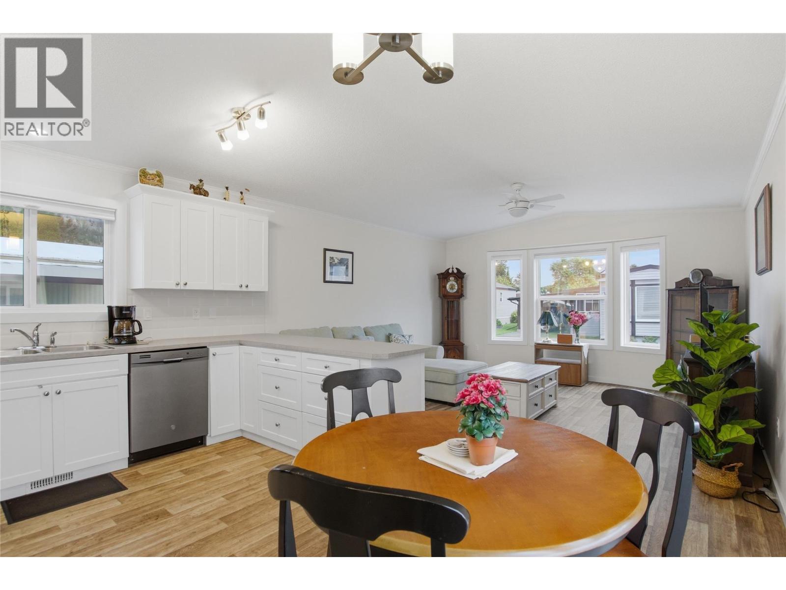 2400 Oakdale Way Unit# 66, Kamloops, British Columbia  V2B 6W7 - Photo 12 - 10391944
