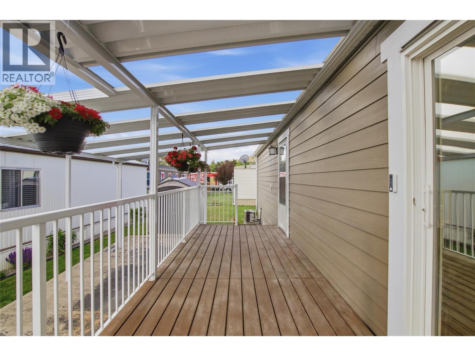 2400 Oakdale Way Unit# 66, Kamloops, British Columbia  V2B 6W7 - Photo 4 - 10391944