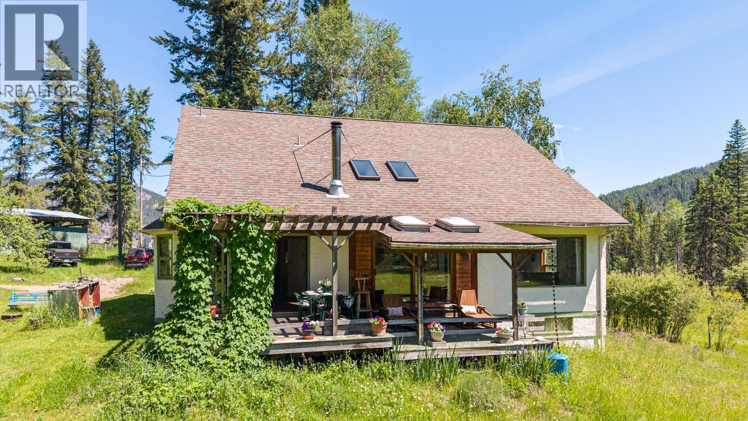 187 Gibson Road, Lumby, British Columbia  V0E 2G1 - Photo 4 - 10391083