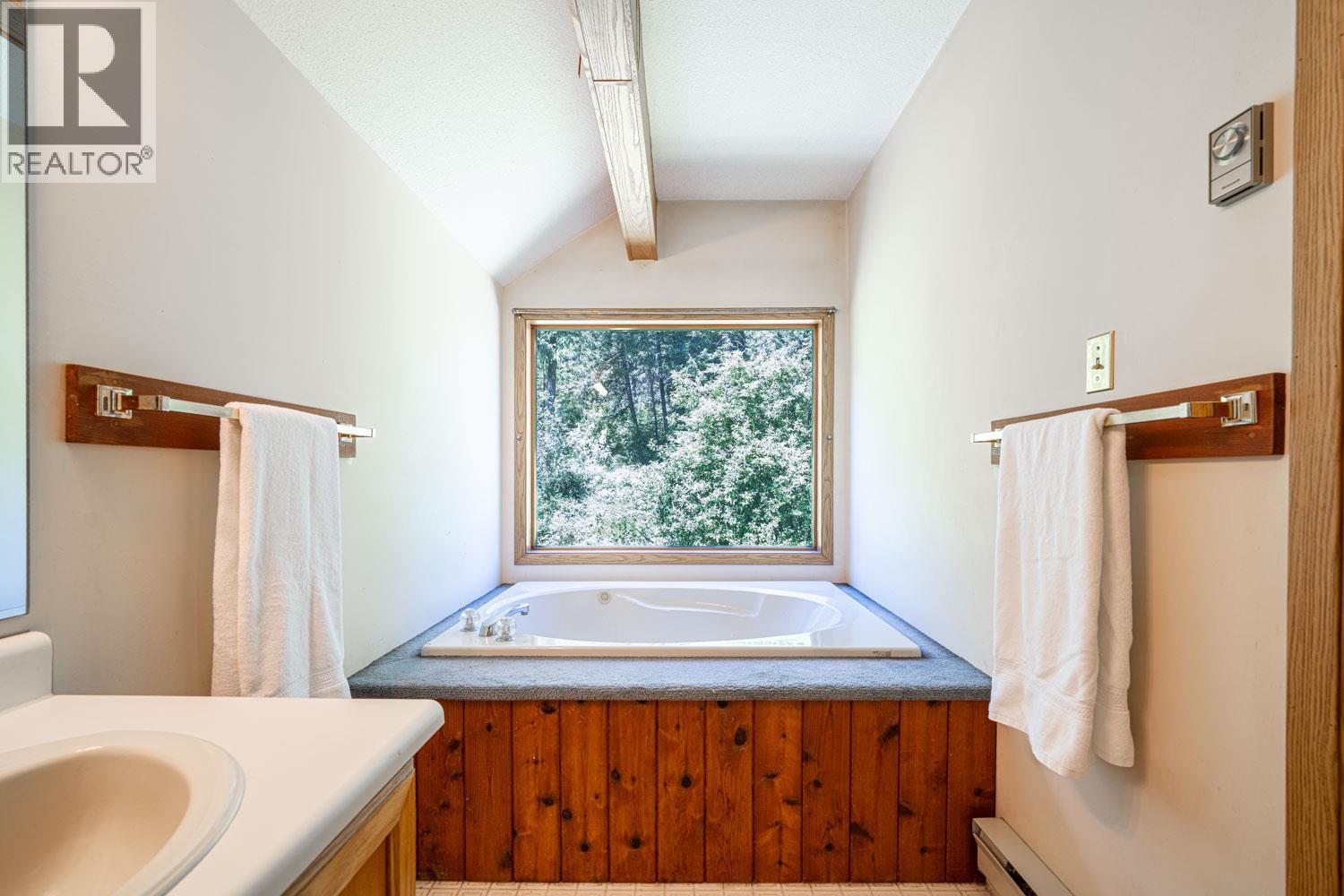 187 Gibson Road, Lumby, British Columbia  V0E 2G1 - Photo 58 - 10391083