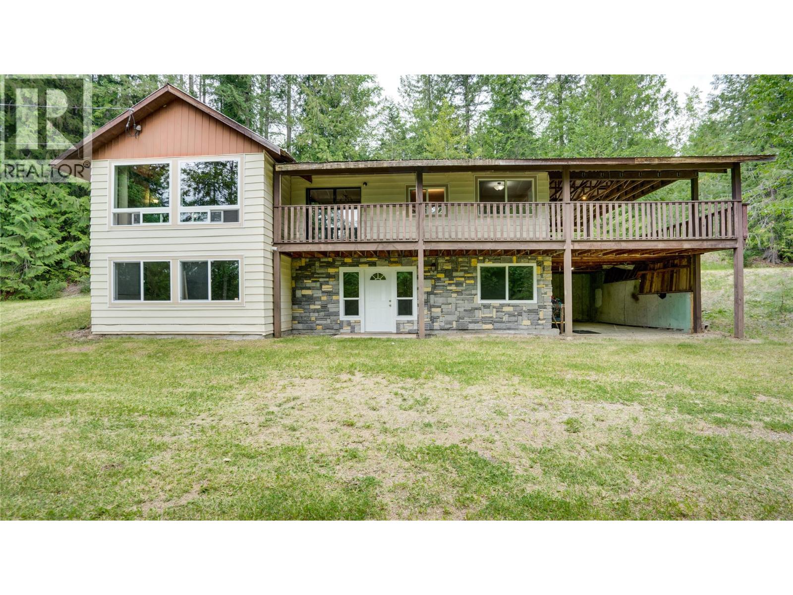454 Grandview Bench Road, Salmon Arm, British Columbia  V1E 2Y4 - Photo 1 - 10391637