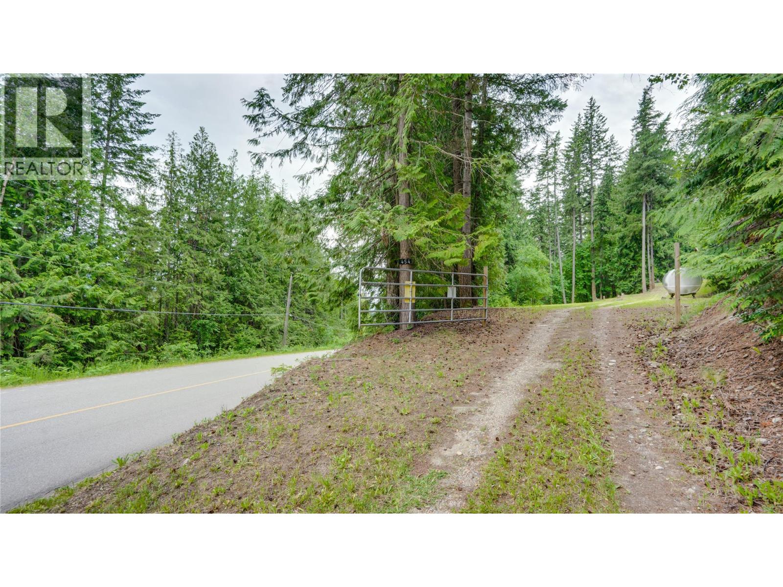 454 Grandview Bench Road, Salmon Arm, British Columbia  V1E 2Y4 - Photo 3 - 10391637
