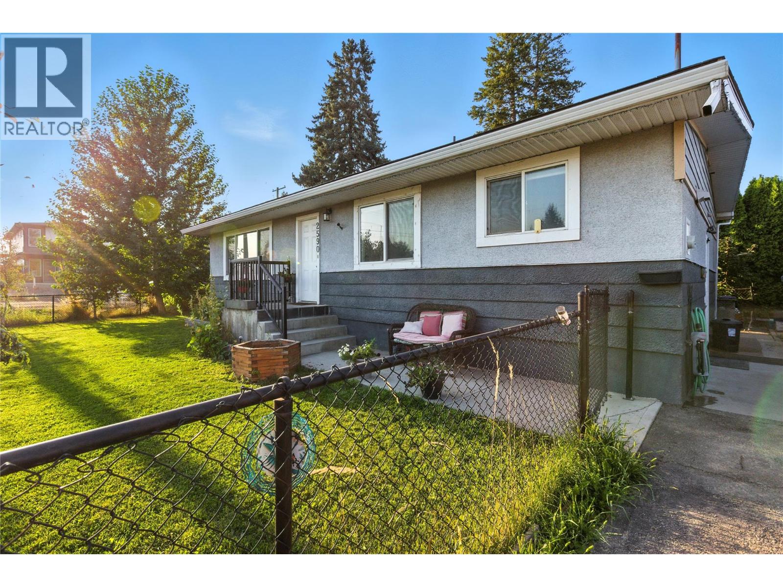 2590 Tranquille Road, Kamloops, British Columbia  V2B 3N8 - Photo 3 - 10391996