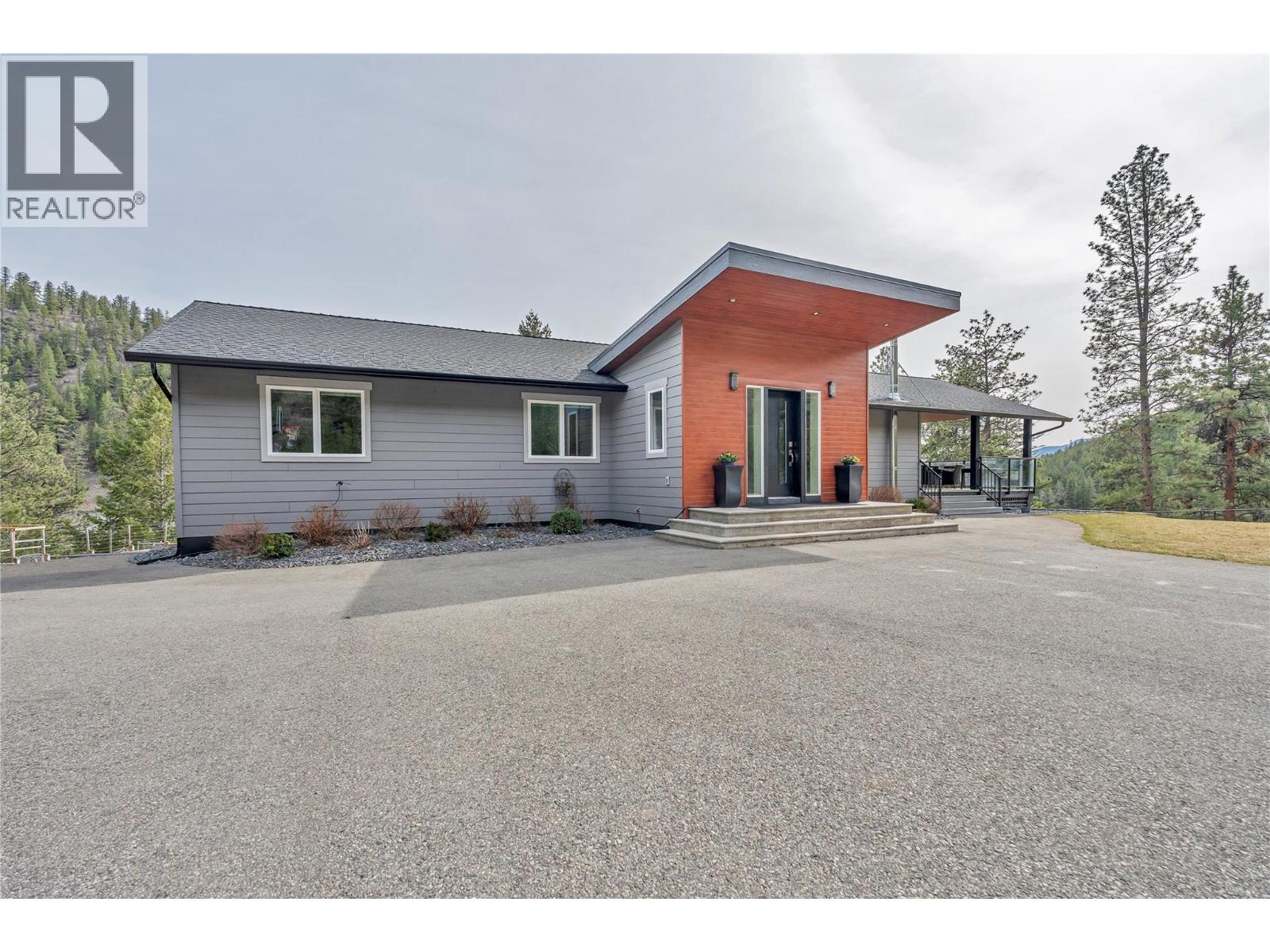 163 Farleigh Lake Road, Penticton, British Columbia  V2A 0E6 - Photo 2 - 10392001