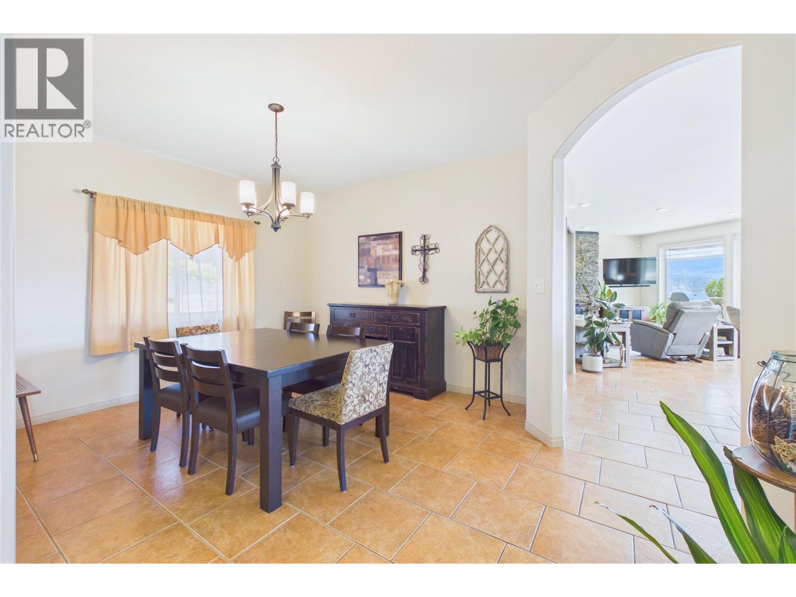 2619 Forsyth Drive, Penticton, British Columbia  V2A 8Y9 - Photo 8 - 10391976
