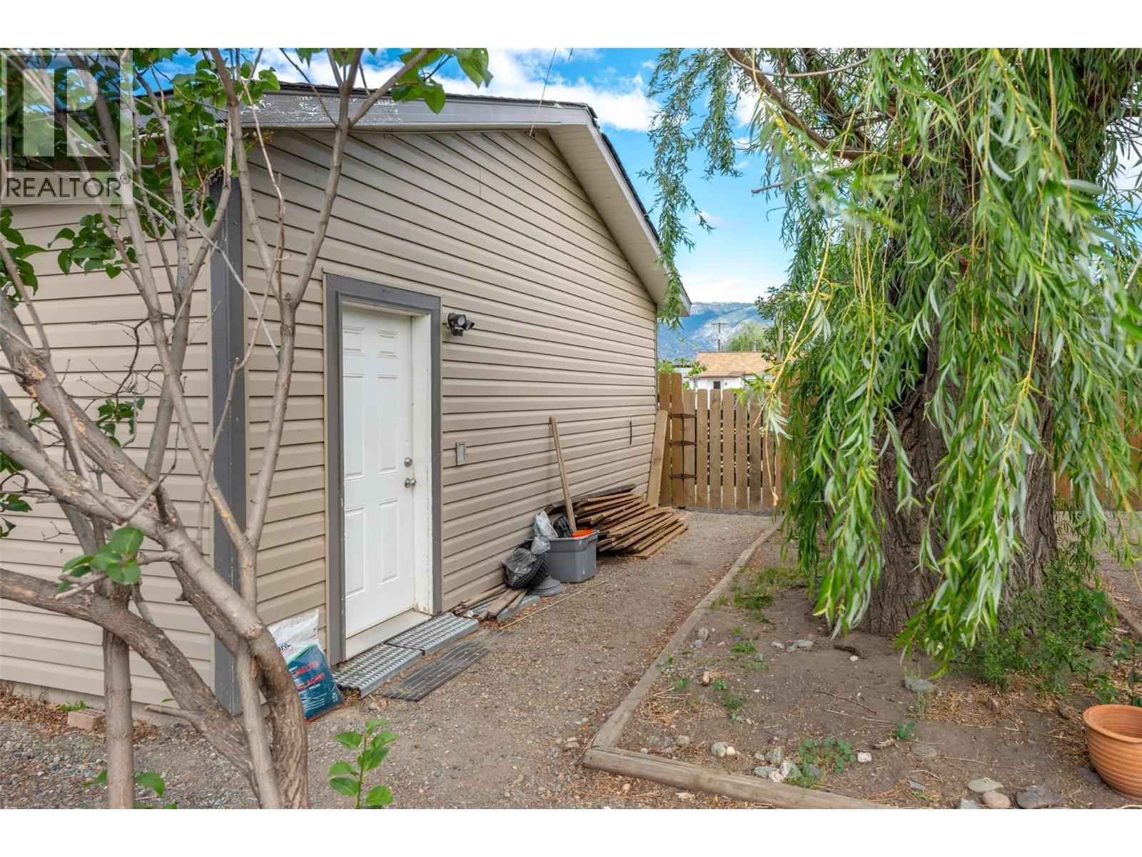 2122 Main Street, Cawston, British Columbia  V0X 1C1 - Photo 73 - 10391380