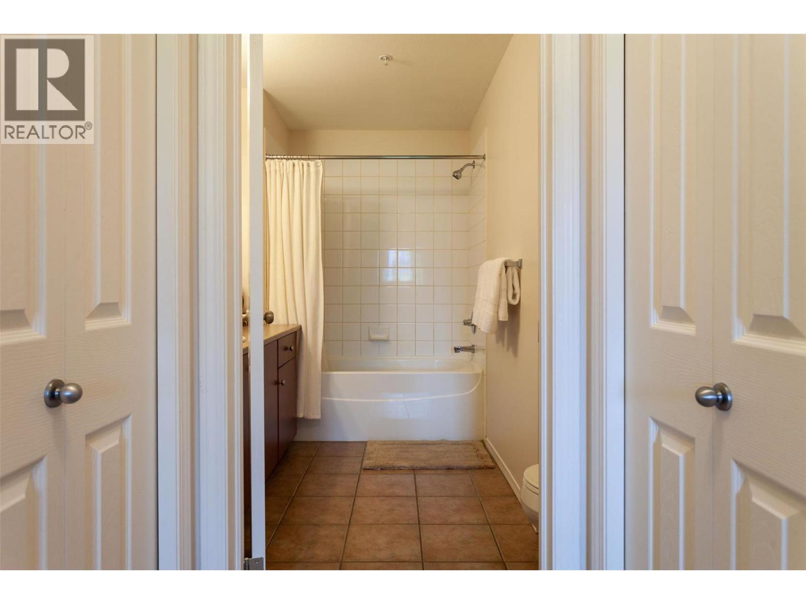 1875 Country Club Drive Unit# 1318, Kelowna, British Columbia  V1V 2W7 - Photo 10 - 10392022