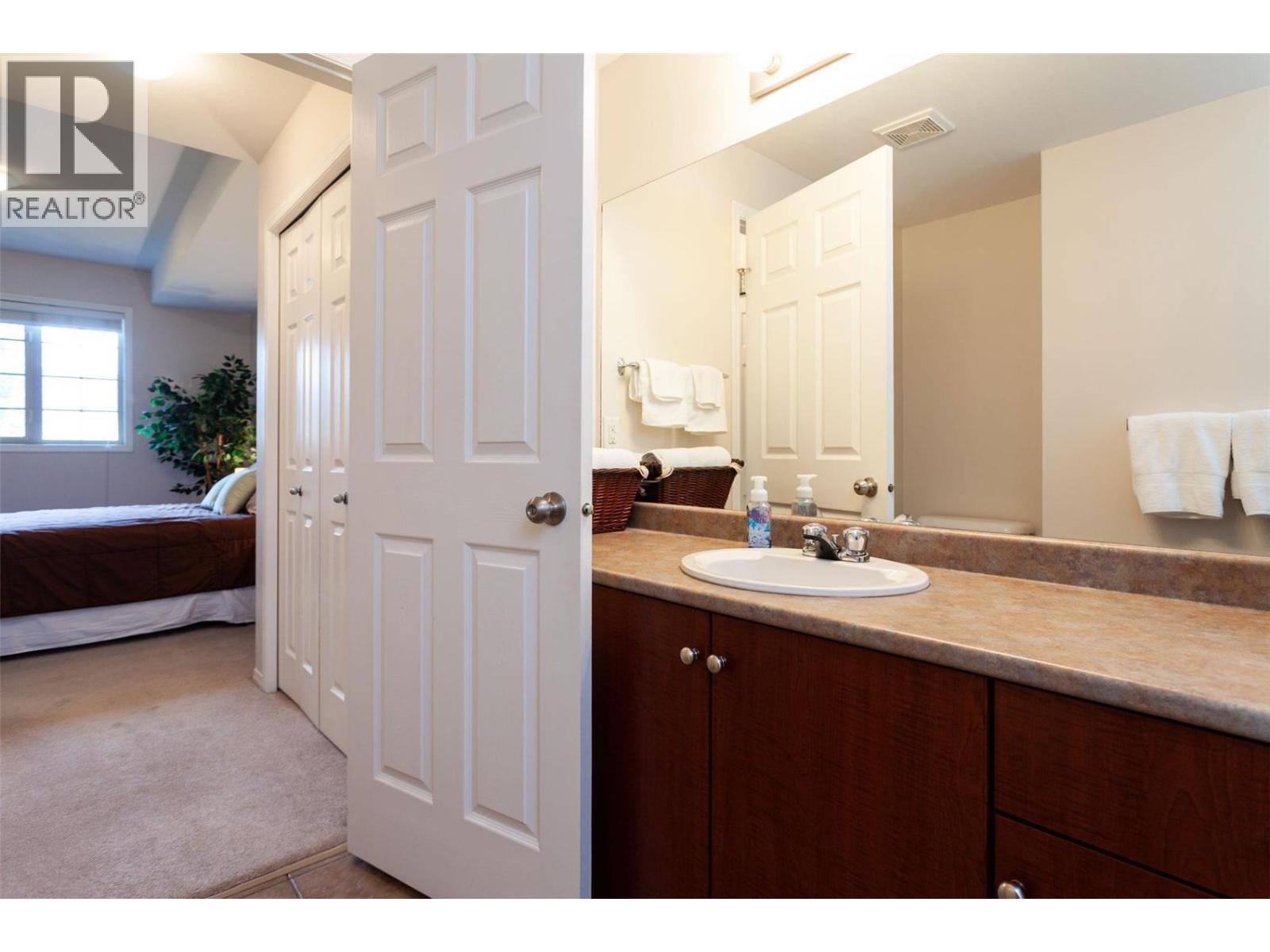 1875 Country Club Drive Unit# 1318, Kelowna, British Columbia  V1V 2W7 - Photo 11 - 10392022