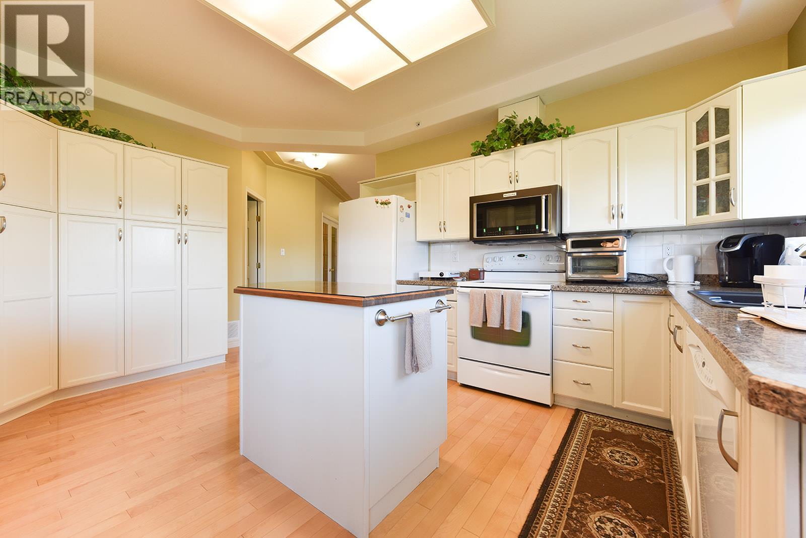 2245 Atkinson Street Unit# 803, Penticton, British Columbia  V2A 8R7 - Photo 7 - 10391937