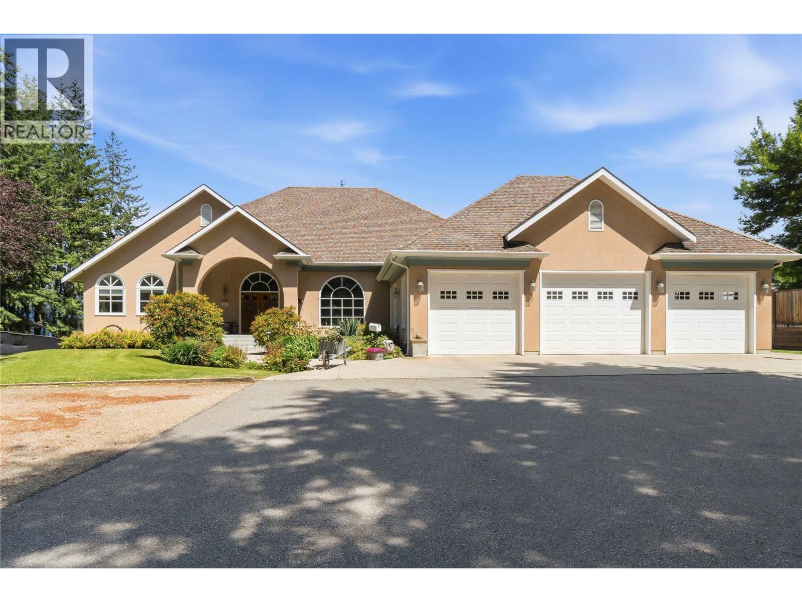2307 5 Avenue Se, Salmon Arm, British Columbia  V1E 1K9 - Photo 1 - 10390592