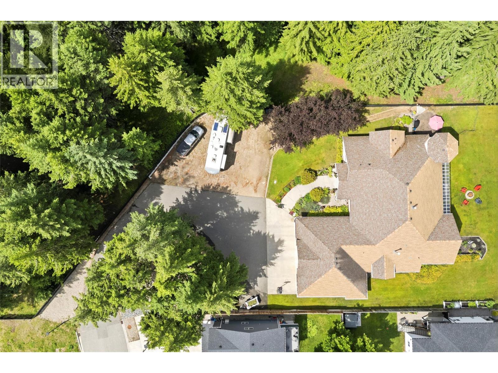 2307 5 Avenue Se, Salmon Arm, British Columbia  V1E 1K9 - Photo 2 - 10390592