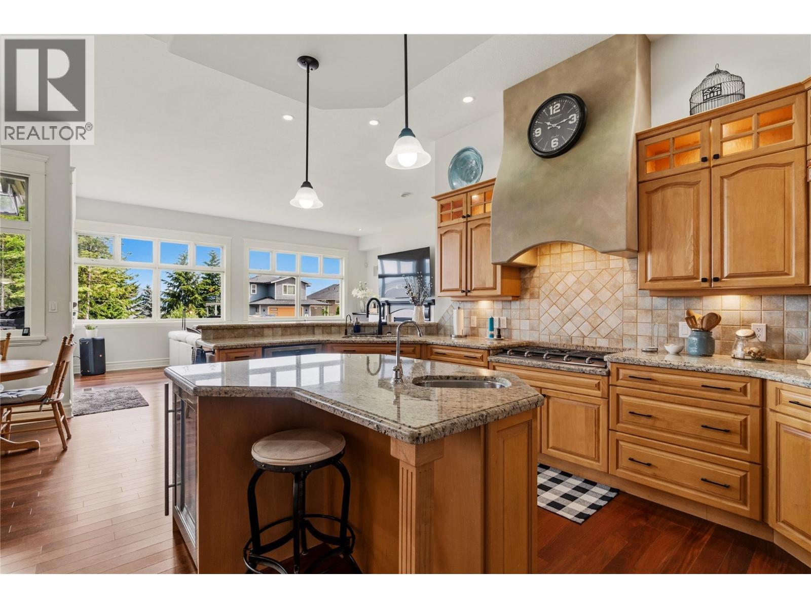 2307 5 Avenue Se, Salmon Arm, British Columbia  V1E 1K9 - Photo 36 - 10390592