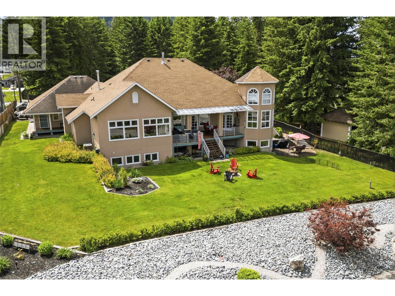 2307 5 Avenue Se, Salmon Arm, British Columbia  V1E 1K9 - Photo 4 - 10390592