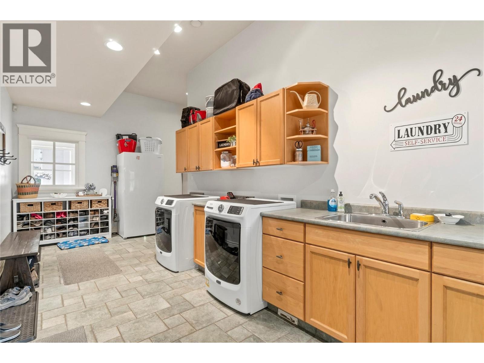 2307 5 Avenue Se, Salmon Arm, British Columbia  V1E 1K9 - Photo 69 - 10390592