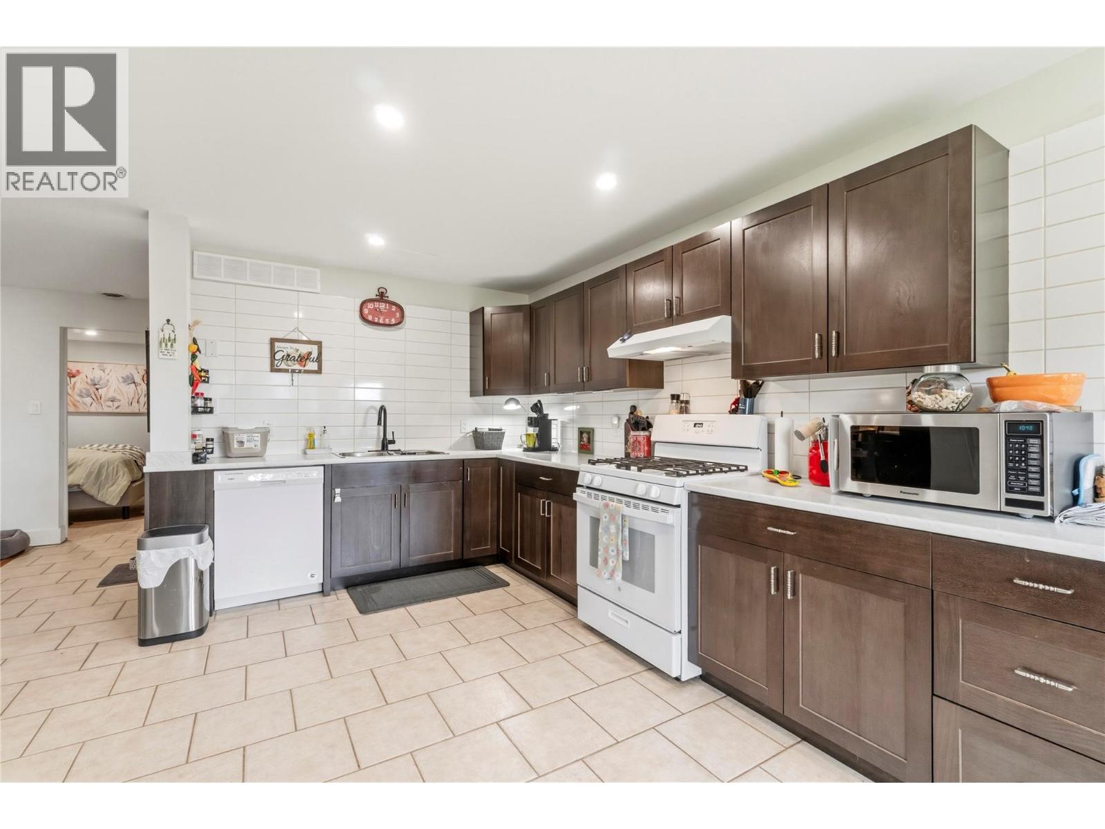 2307 5 Avenue Se, Salmon Arm, British Columbia  V1E 1K9 - Photo 89 - 10390592