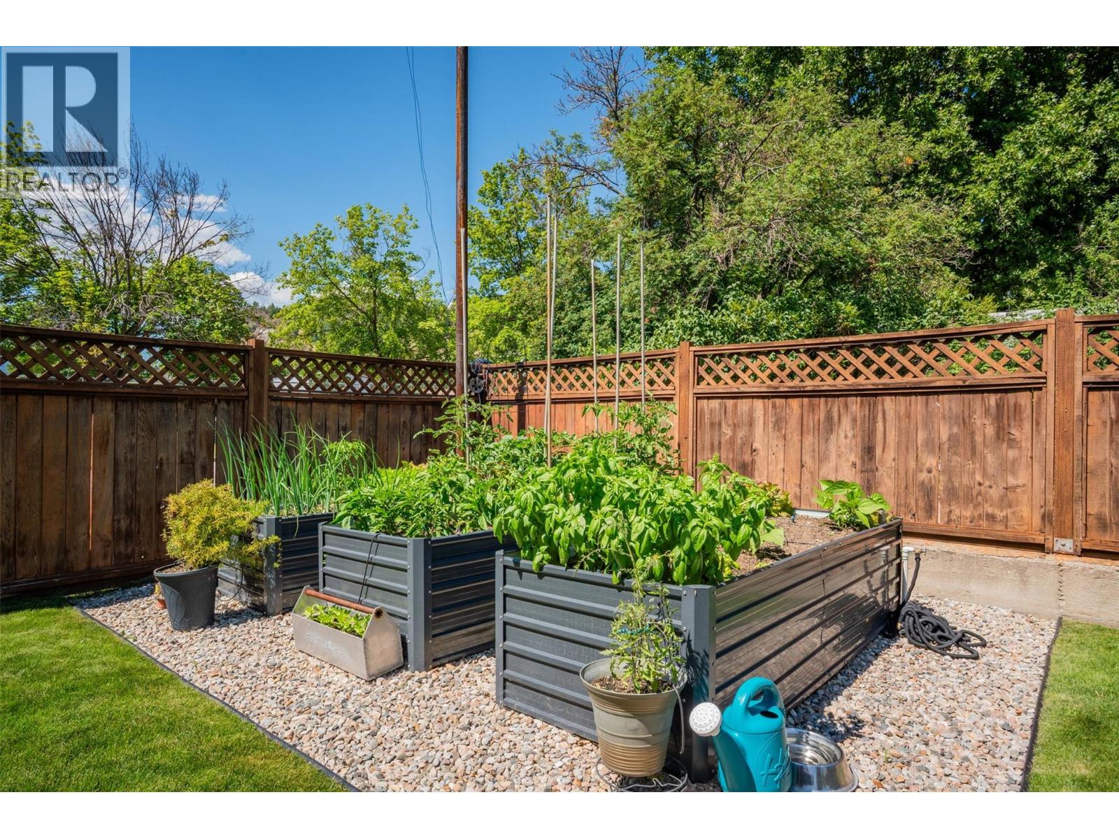 2007 Valleyview Drive, Trail, British Columbia  V1R 3B3 - Photo 47 - 10392024