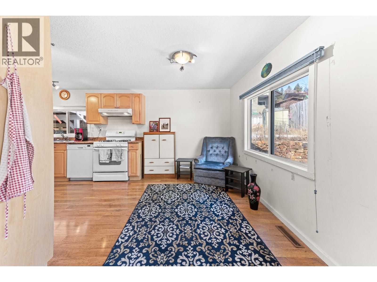 858 301st Street, Marysville, British Columbia  V1A 3J9 - Photo 13 - 10391469
