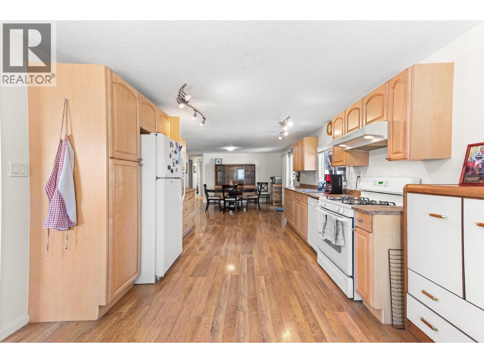 858 301st Street, Marysville, British Columbia  V1A 3J9 - Photo 15 - 10391469
