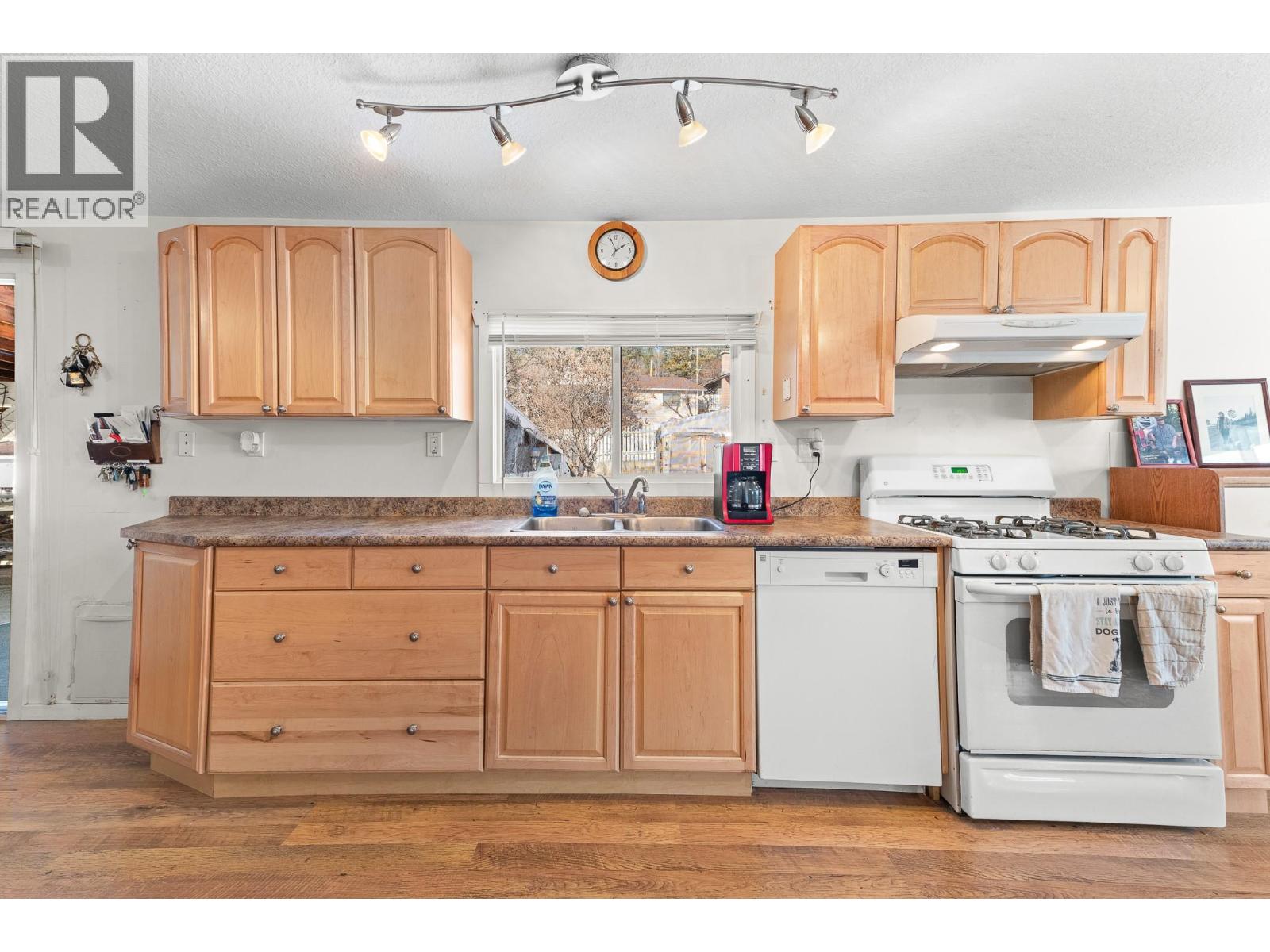 858 301st Street, Marysville, British Columbia  V1A 3J9 - Photo 17 - 10391469