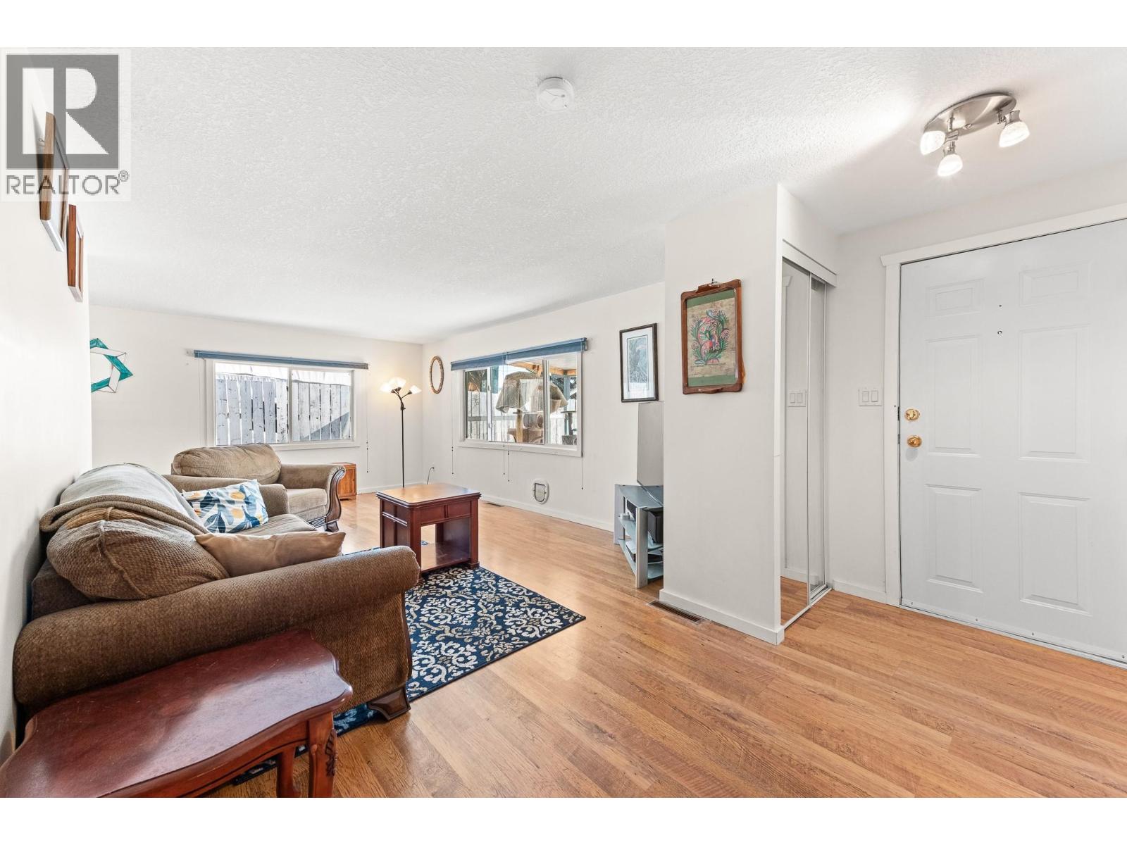 858 301st Street, Marysville, British Columbia  V1A 3J9 - Photo 6 - 10391469
