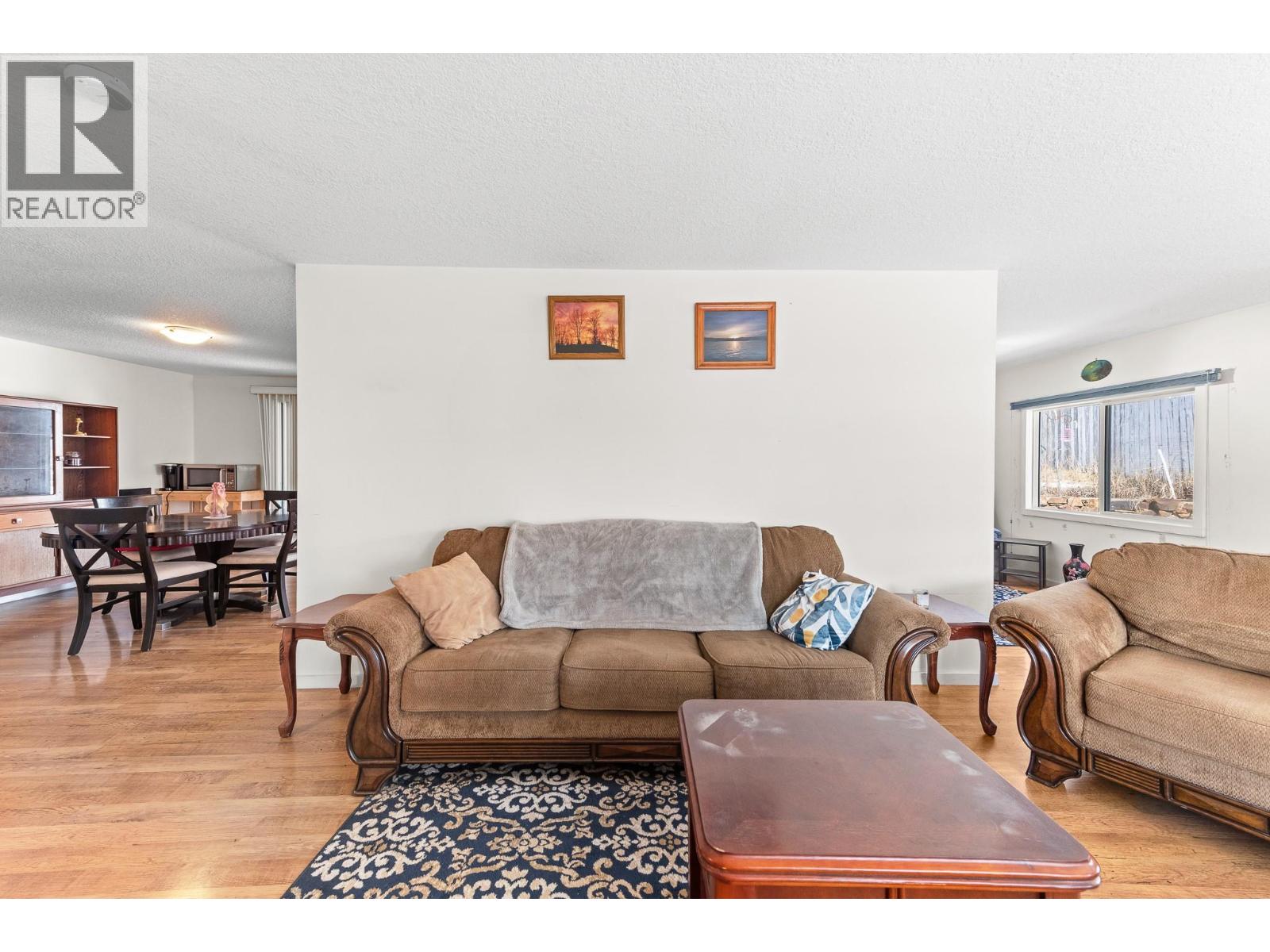 858 301st Street, Marysville, British Columbia  V1A 3J9 - Photo 8 - 10391469