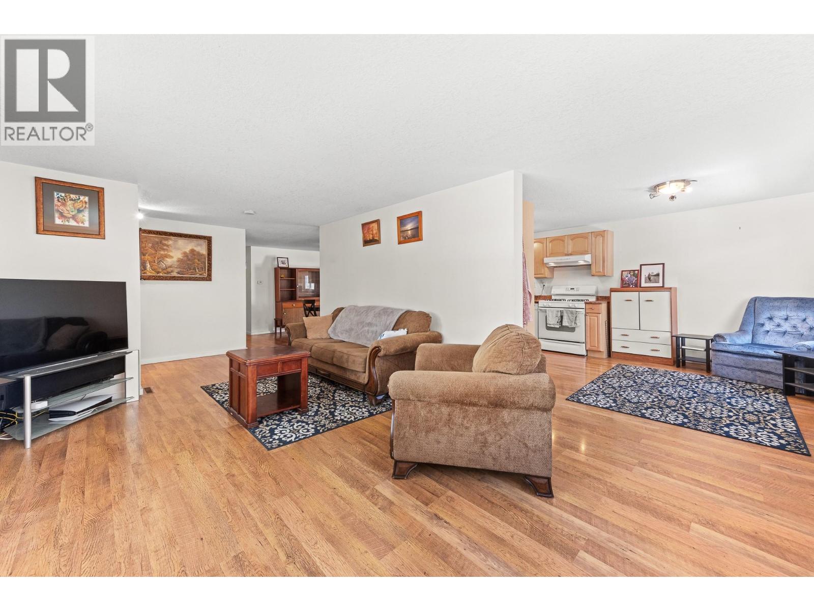 858 301st Street, Marysville, British Columbia  V1A 3J9 - Photo 9 - 10391469